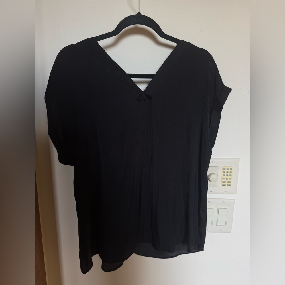Naked Zebra Black V-Neck Short Sleeve Blouse 2 sizes M & Lg - Picture 3 of 12